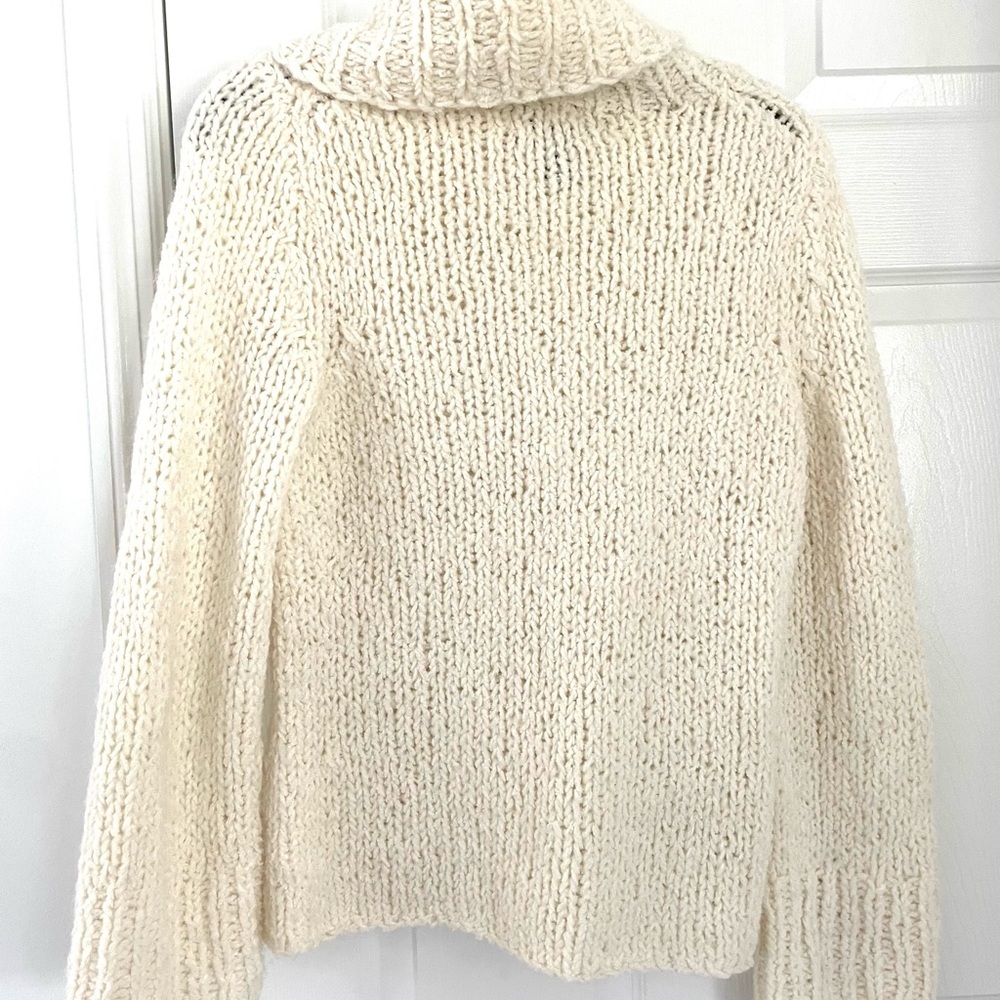 Express Ivory Chunky Hand Made Knit Pullover in size S - Picture 3 of 5